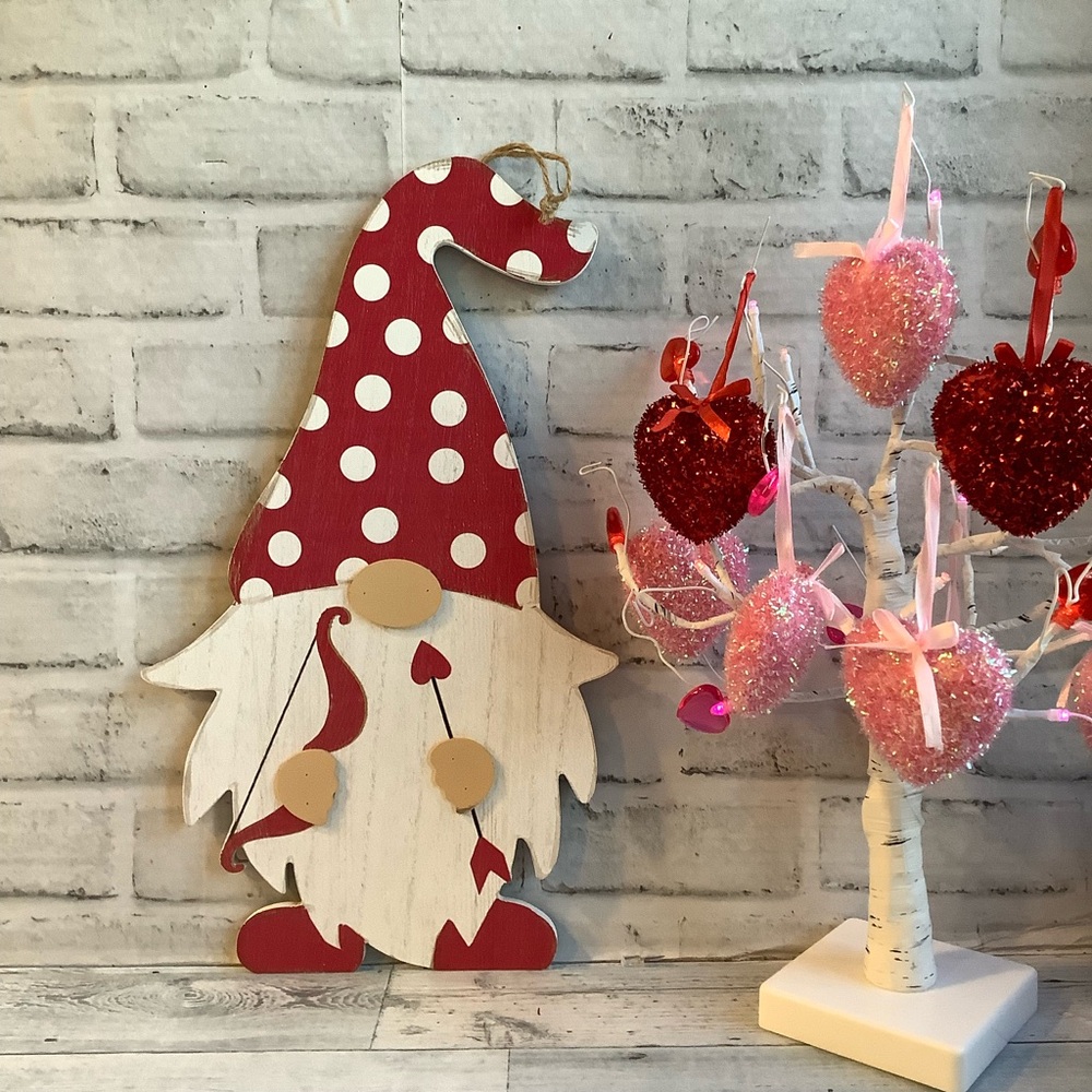 Wood Polka Dot Red and White Holiday Cupid Gnome Sign